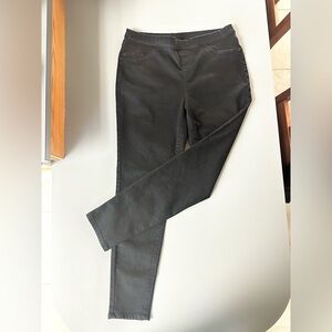 Women’s Vera Wang black elastic waist denim stretch jeans size 12.